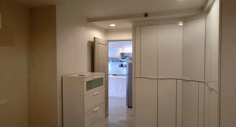 Condo en alquiler de 1 habitaciones en Yan Nawa, Bangkok