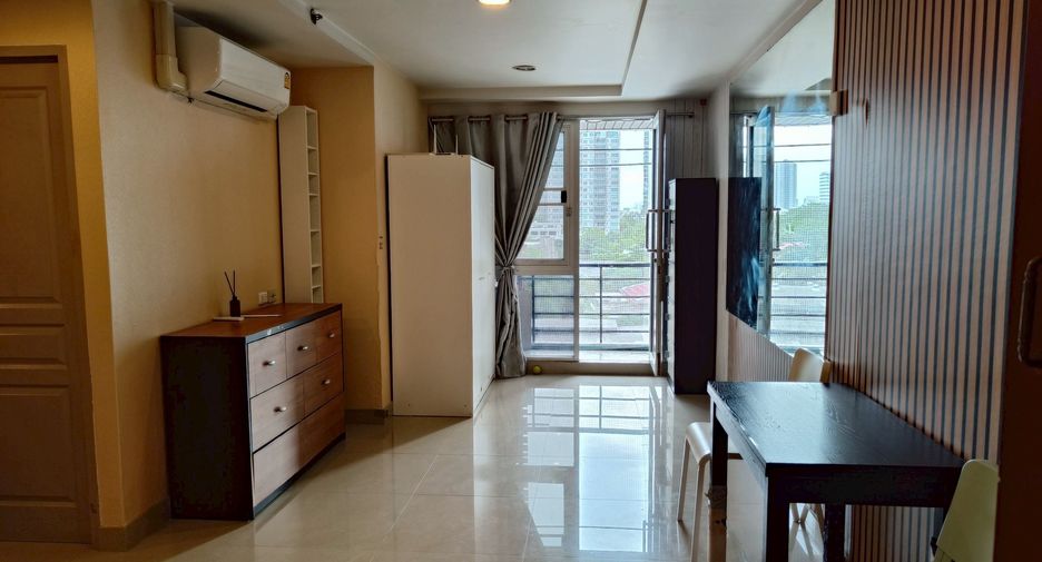 For rent 1 bed condo in Yan Nawa, Bangkok