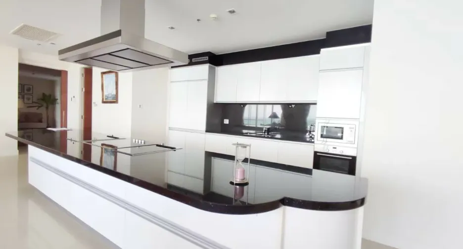 For sale 3 bedrooms condo in North Pattaya, Pattaya