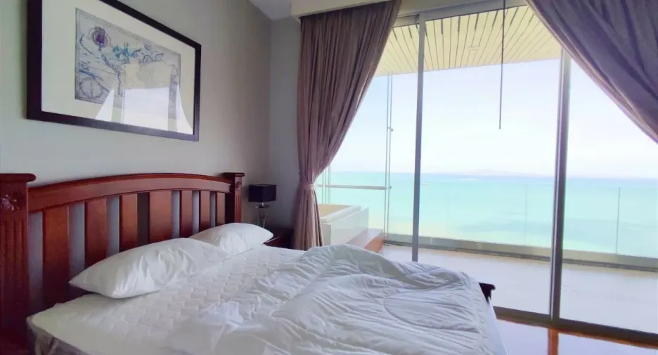 For sale 3 bedrooms condo in North Pattaya, Pattaya