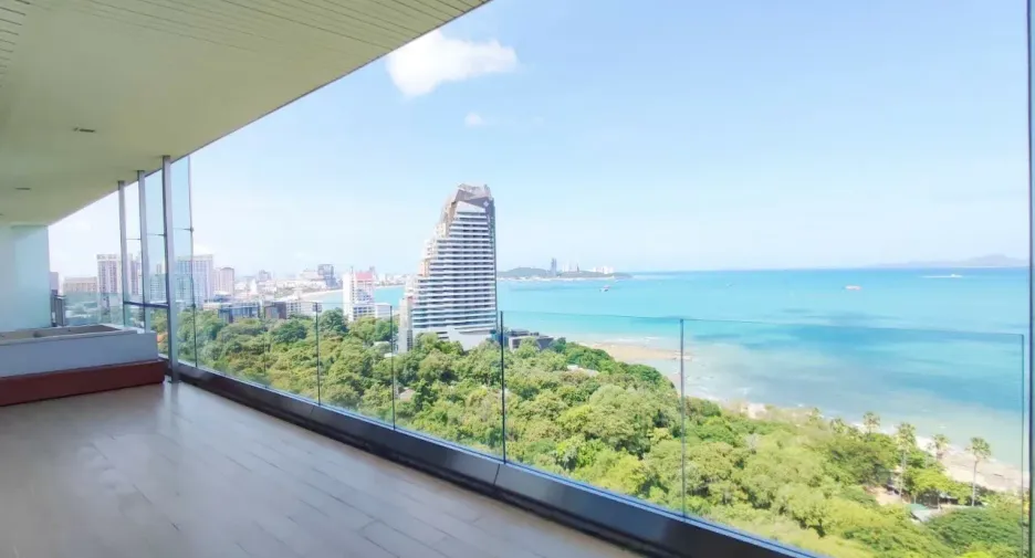 For sale 3 bedrooms condo in North Pattaya, Pattaya