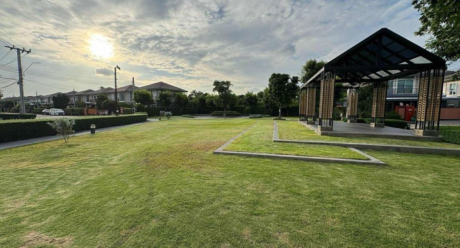 For rent 3 bedrooms house in Suan Luang, Bangkok