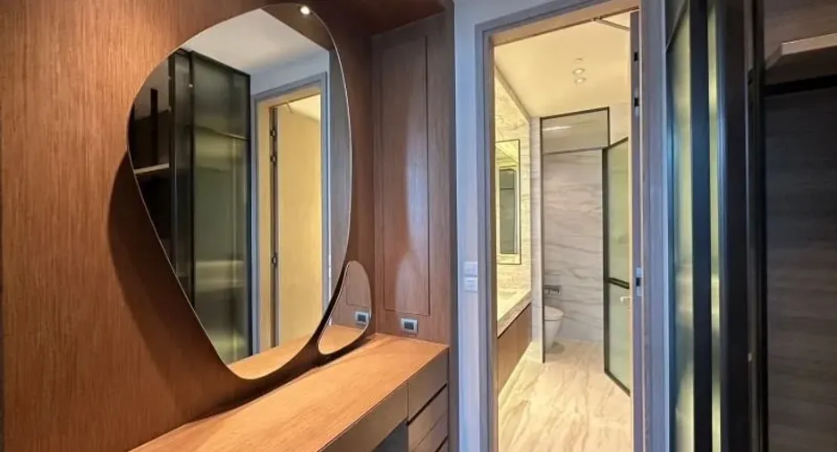 For sale 1 bed condo in Pathum Wan, Bangkok