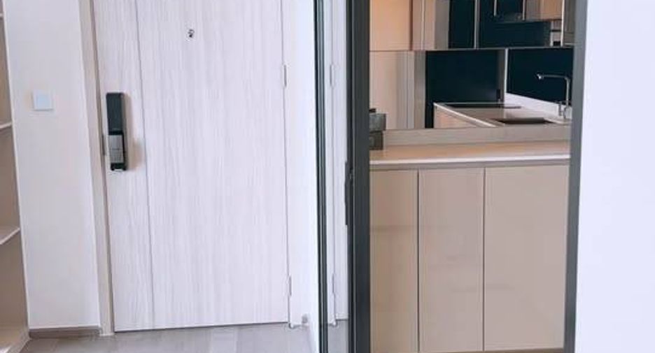 For sale 3 bedrooms condo in Ratchathewi, Bangkok