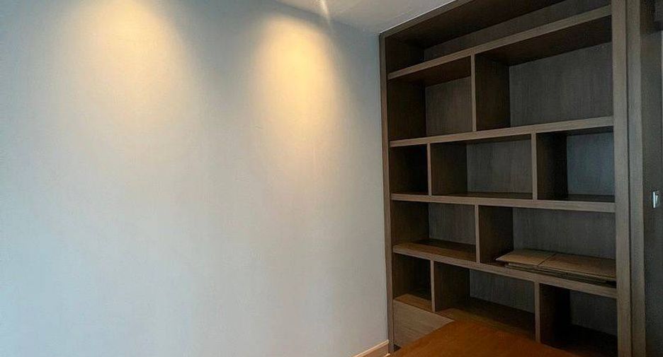 For rent そして for sale 2 ベッドルーム condo in Khlong Toei, Bangkok