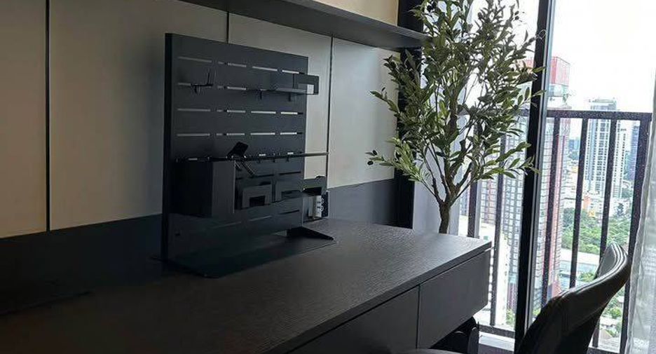 For rent and for sale 2 bedrooms condo in Watthana, Bangkok