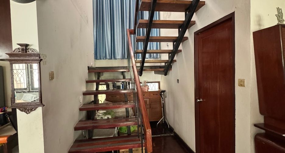Casa en venta de 3 habitaciones en Khlong Toei, Bangkok