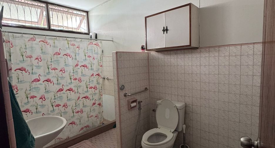 Casa en venta de 3 habitaciones en Khlong Toei, Bangkok