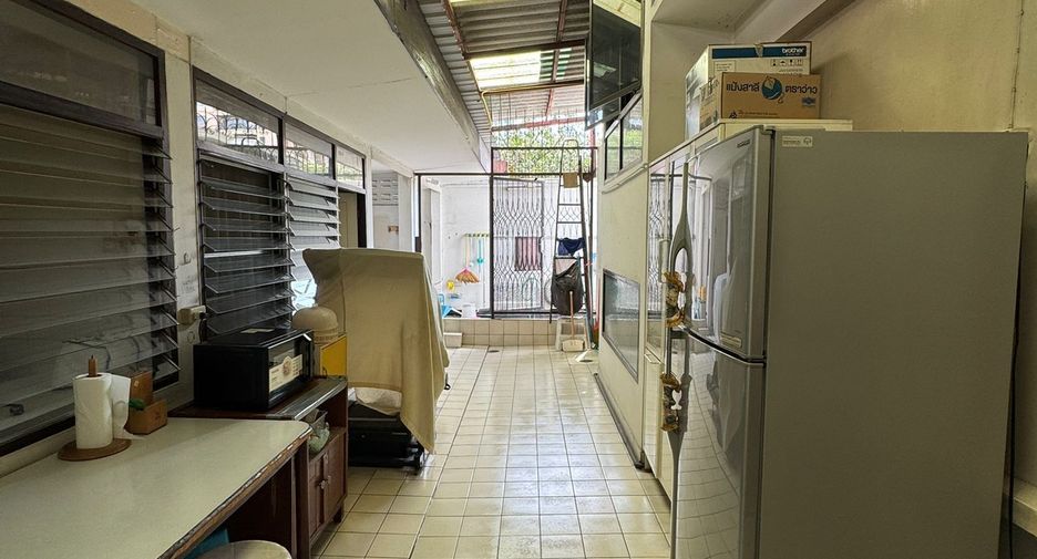 Casa en venta de 3 habitaciones en Khlong Toei, Bangkok