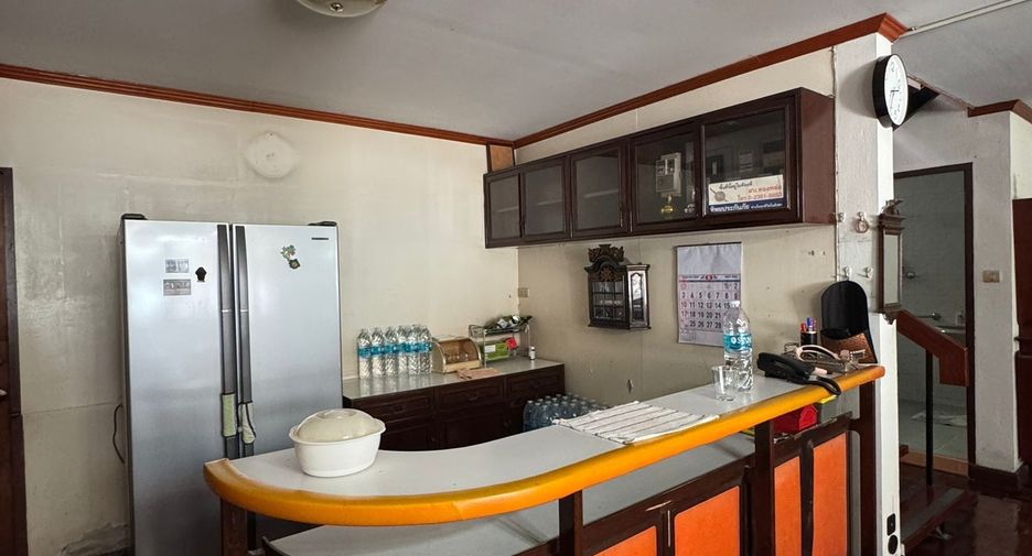 Casa en venta de 3 habitaciones en Khlong Toei, Bangkok