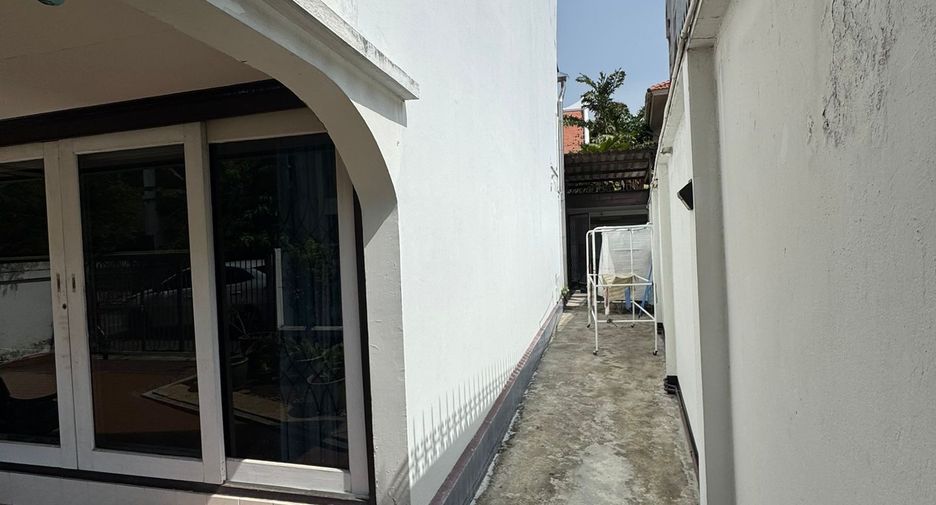Casa en venta de 3 habitaciones en Khlong Toei, Bangkok