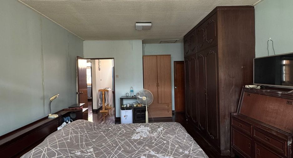 Casa en venta de 3 habitaciones en Khlong Toei, Bangkok