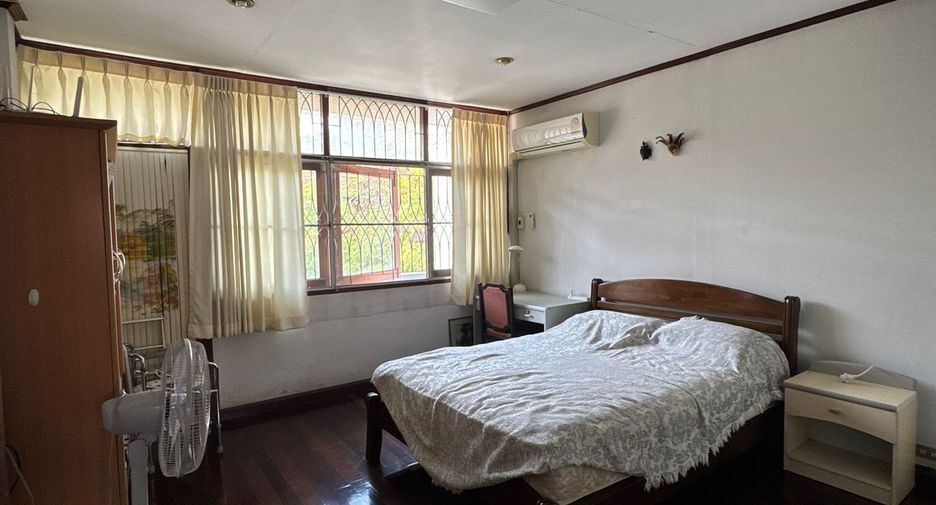 Casa en venta de 3 habitaciones en Khlong Toei, Bangkok