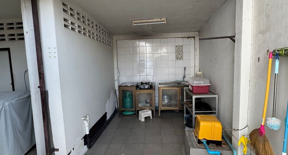 Casa en venta de 3 habitaciones en Khlong Toei, Bangkok