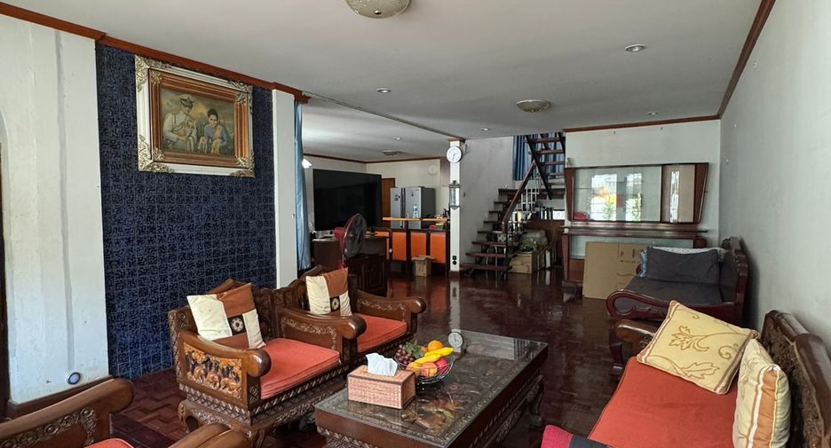 Casa en venta de 3 habitaciones en Khlong Toei, Bangkok