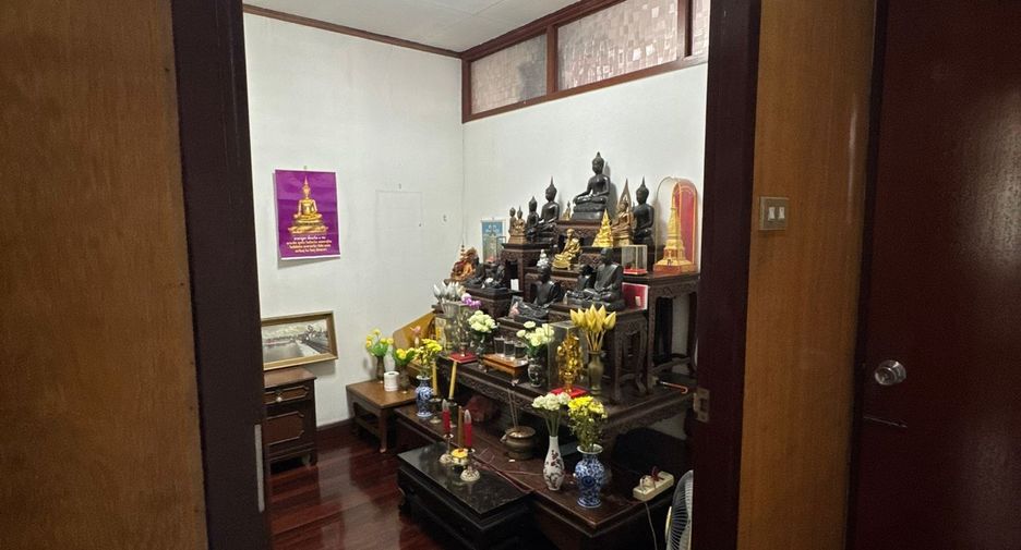 Casa en venta de 3 habitaciones en Khlong Toei, Bangkok