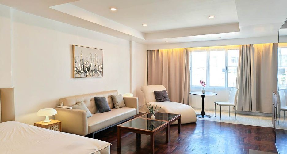 Casa adosada en venta y en alquiler de 7 habitaciones en Yan Nawa, Bangkok