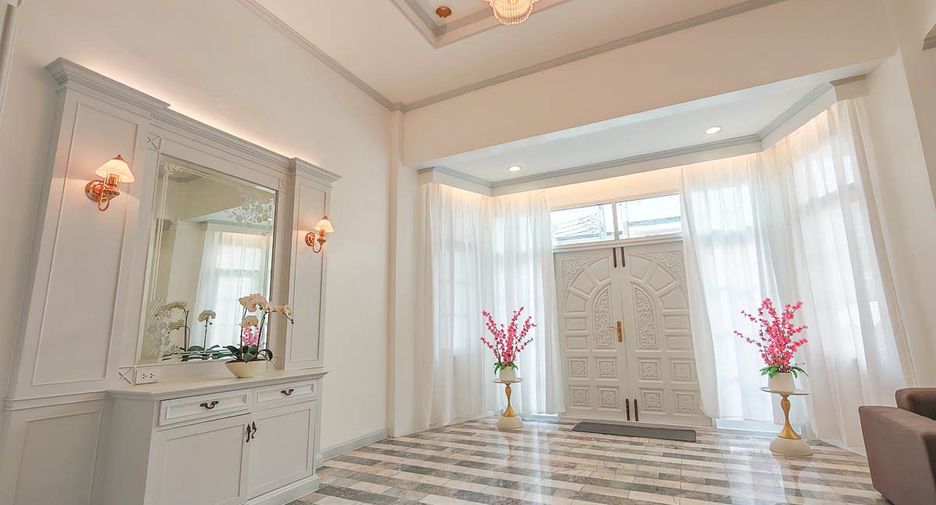 Casa adosada en venta y en alquiler de 7 habitaciones en Yan Nawa, Bangkok