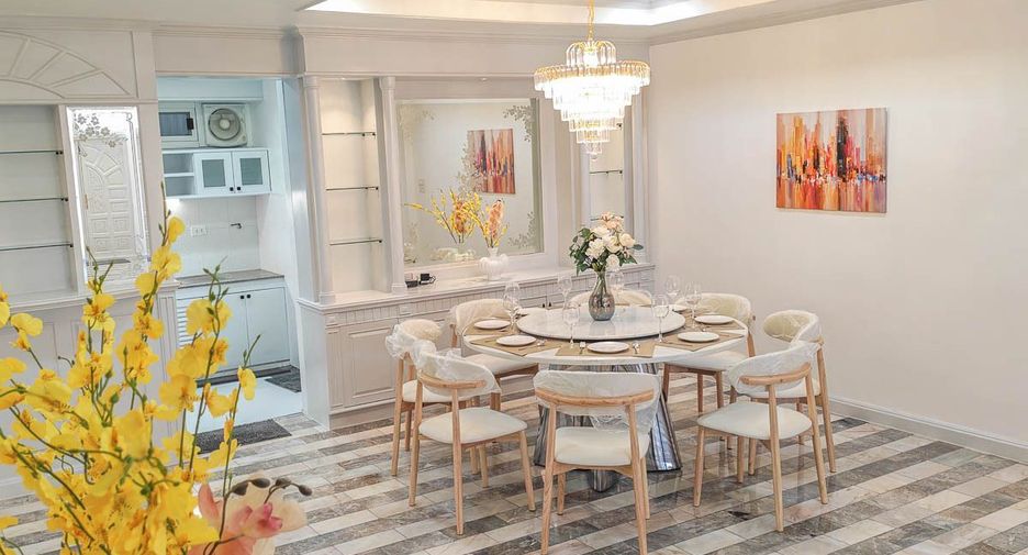Casa adosada en venta y en alquiler de 7 habitaciones en Yan Nawa, Bangkok