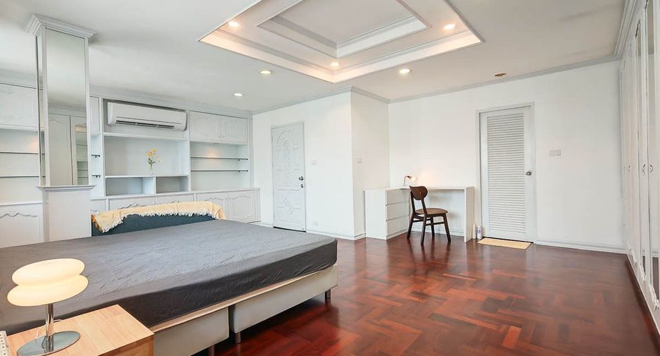 Casa adosada en venta y en alquiler de 7 habitaciones en Yan Nawa, Bangkok