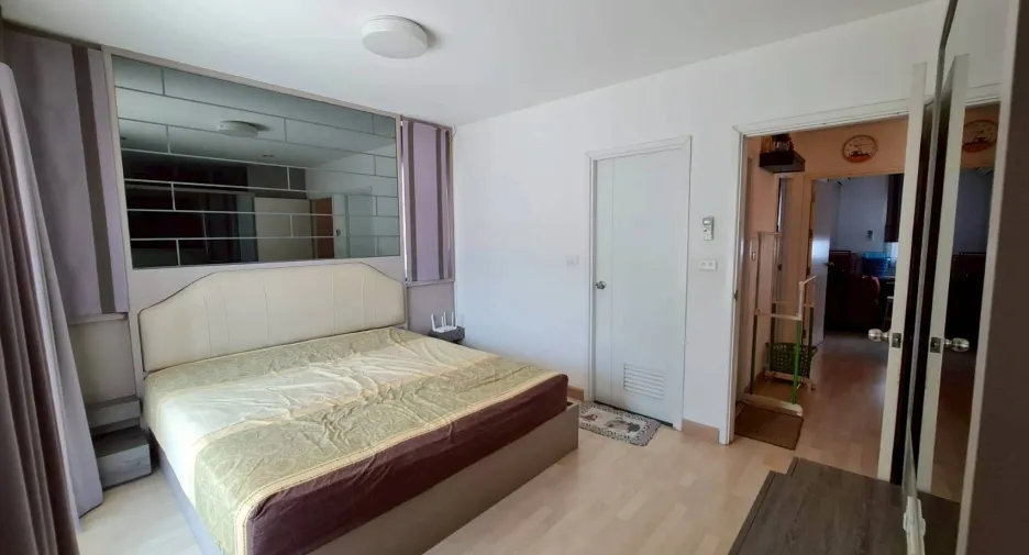 Casa adosada en venta de 3 habitaciones en Thung Khru, Bangkok