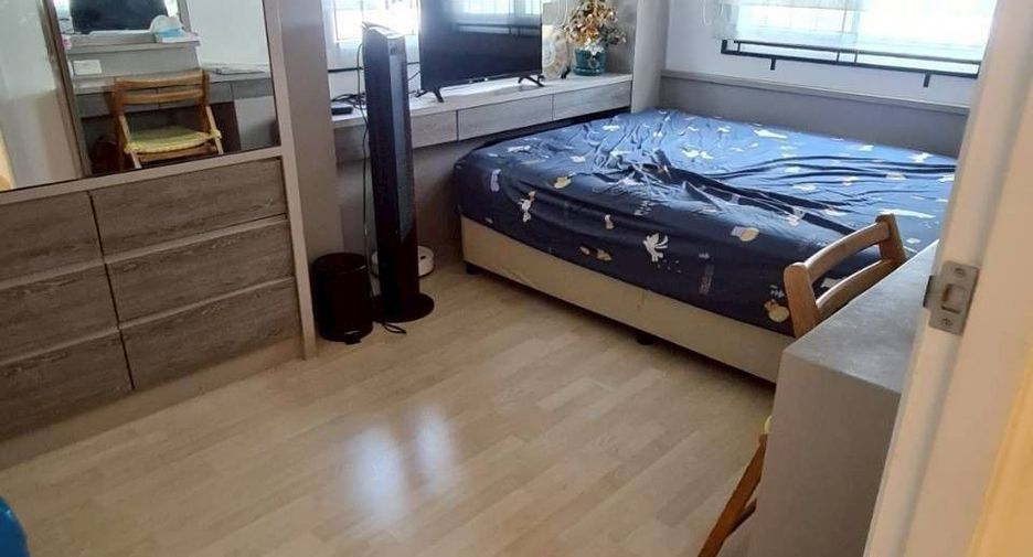 Casa adosada en venta de 3 habitaciones en Thung Khru, Bangkok