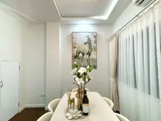 ให้เช่า 4 ห้องนอน บ้านเดี่ยว ใน ห้วยขวาง, กรุงเทพฯ