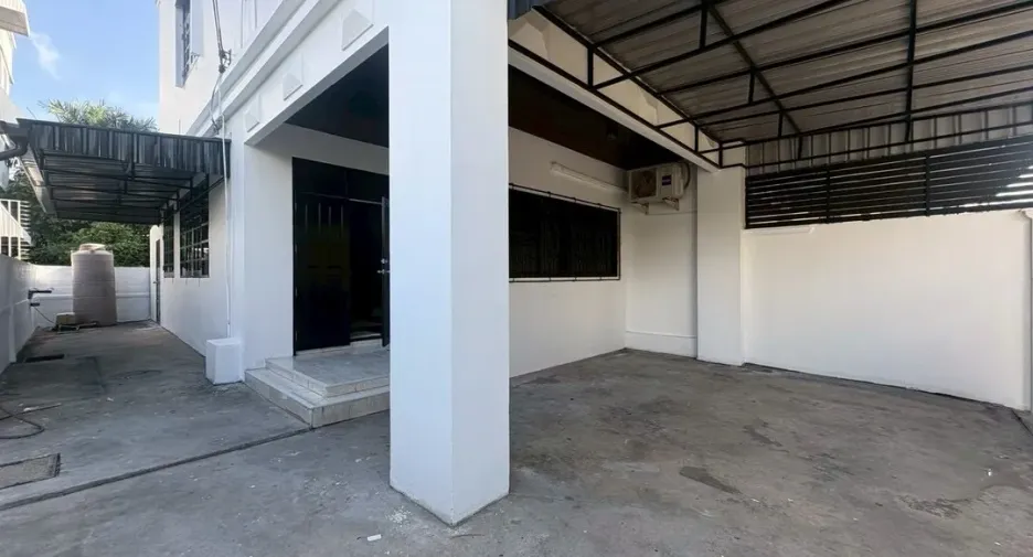 ให้เช่า 4 ห้องนอน บ้านเดี่ยว ใน ห้วยขวาง, กรุงเทพฯ