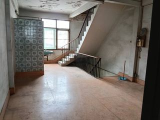 Аренда 4 спальни торговое помещение в Кхлонг Тоеи, Бангкок
