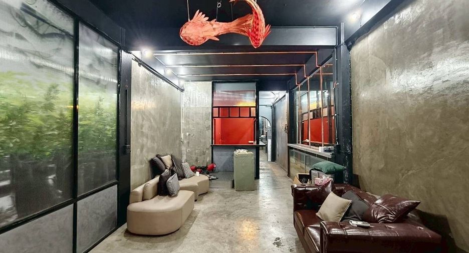 ให้เช่า 5 ห้องนอน ทาวน์เฮ้าส์ ใน บางรัก, กรุงเทพฯ