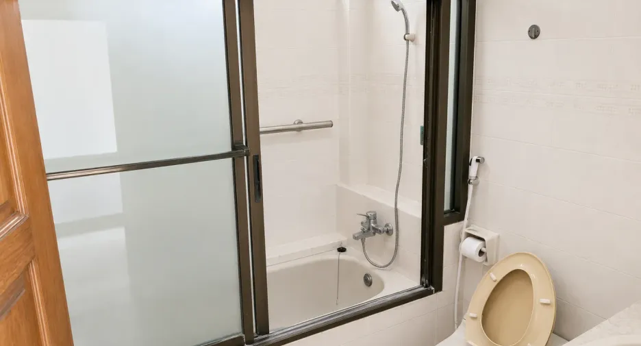 Haus zum Kauf mit 4 Zimmer in Mueang Chiang Mai, Chiang Mai