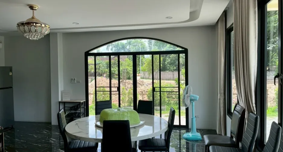 For sale 27 bedrooms villa in Saraphi, Chiang Mai