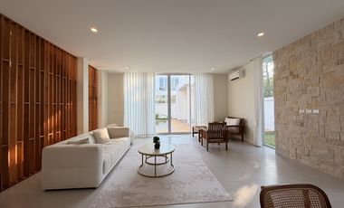 Villa en venta y en alquiler de 4 habitaciones en East Pattaya, Pattaya