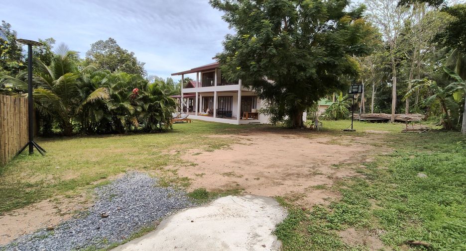 For rent 4 bedrooms villa in Ko Pha-ngan, Surat Thani