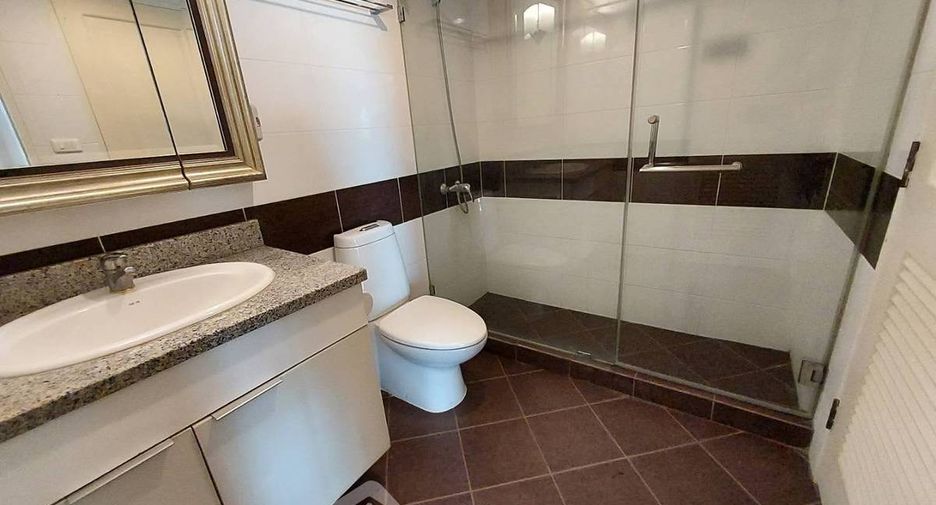 Продажа 2 спальни кондо в Кхлонг Тоеи, Бангкок