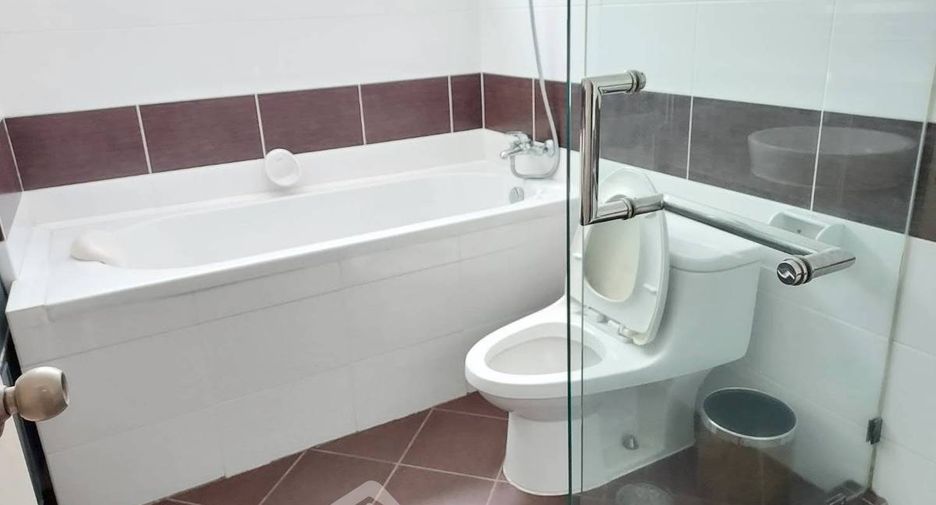 Продажа 2 спальни кондо в Кхлонг Тоеи, Бангкок