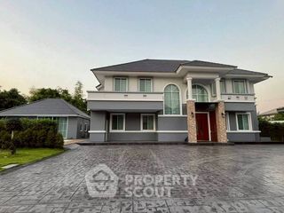 Villa zum Kauf mit 5 Zimmer in Bang Lamung, Chonburi