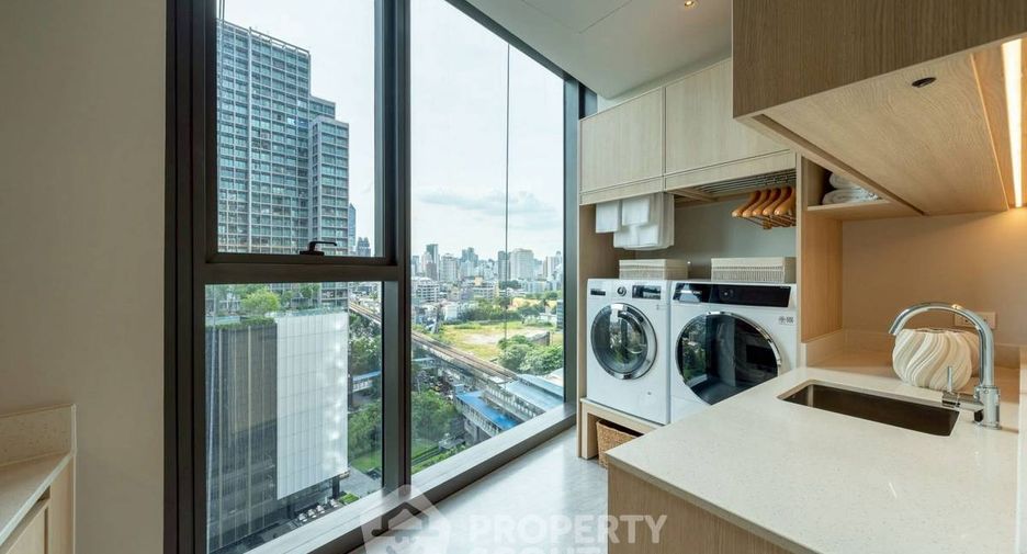 For sale 4 bedrooms condo in Khlong Toei, Bangkok
