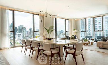 For sale 4 bedrooms condo in Khlong Toei, Bangkok