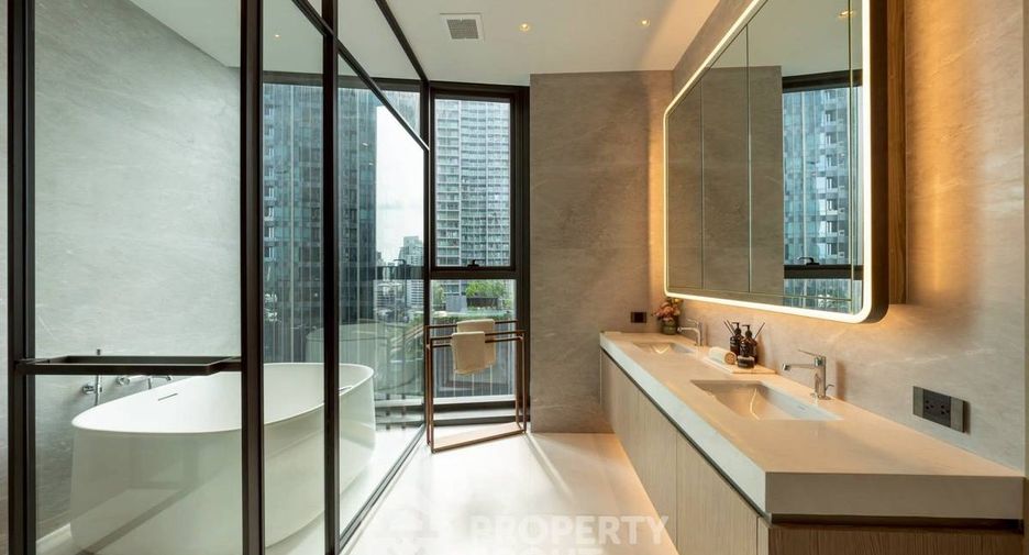 For sale 4 bedrooms condo in Khlong Toei, Bangkok