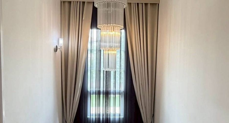 Casa adosada en venta de 4 habitaciones en Bang Khae, Bangkok
