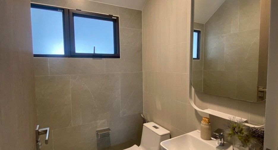 Haus zur Miete mit 4 Zimmer in Bang Phli, Samut Prakan