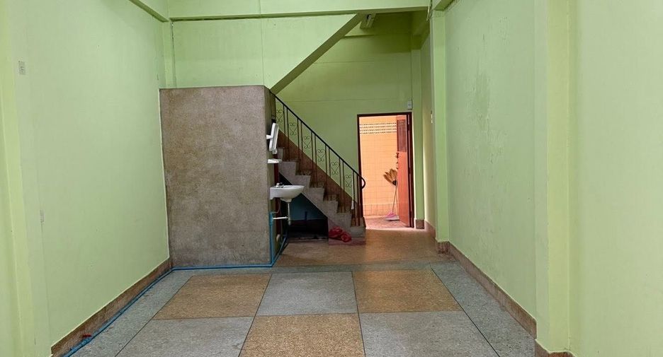 Casa adosada en venta de 4 habitaciones en Bang Rak, Bangkok