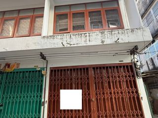出售 4 卧室 联排别墅 在 Bang Rak, 曼谷
