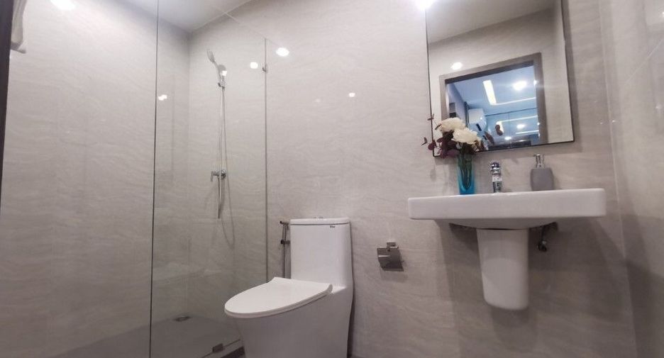 For sale 2 bedrooms condo in Watthana, Bangkok