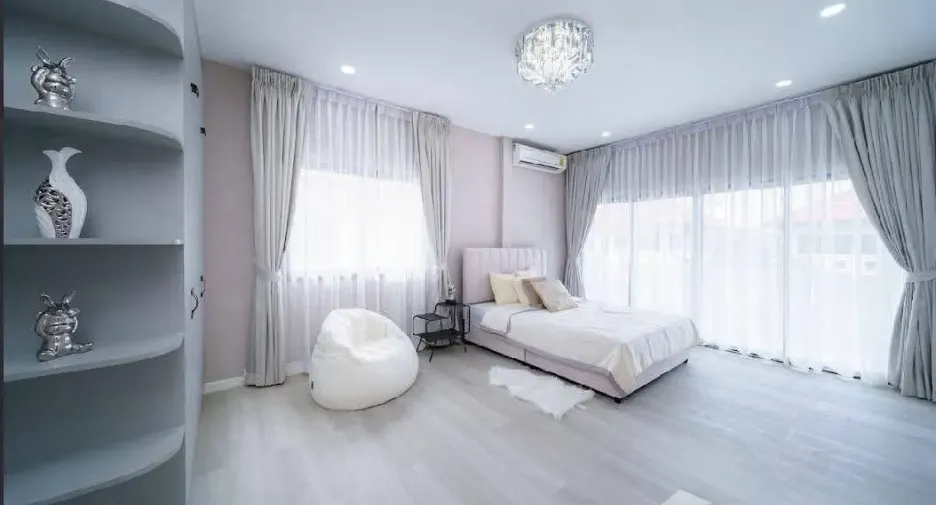 For rent 5 bedrooms house in Jomtien, Pattaya