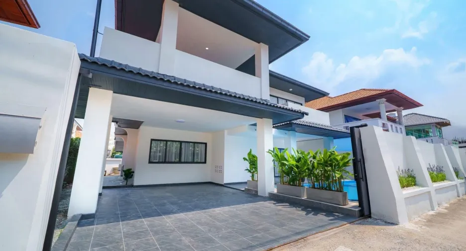 For rent 5 bedrooms house in Jomtien, Pattaya