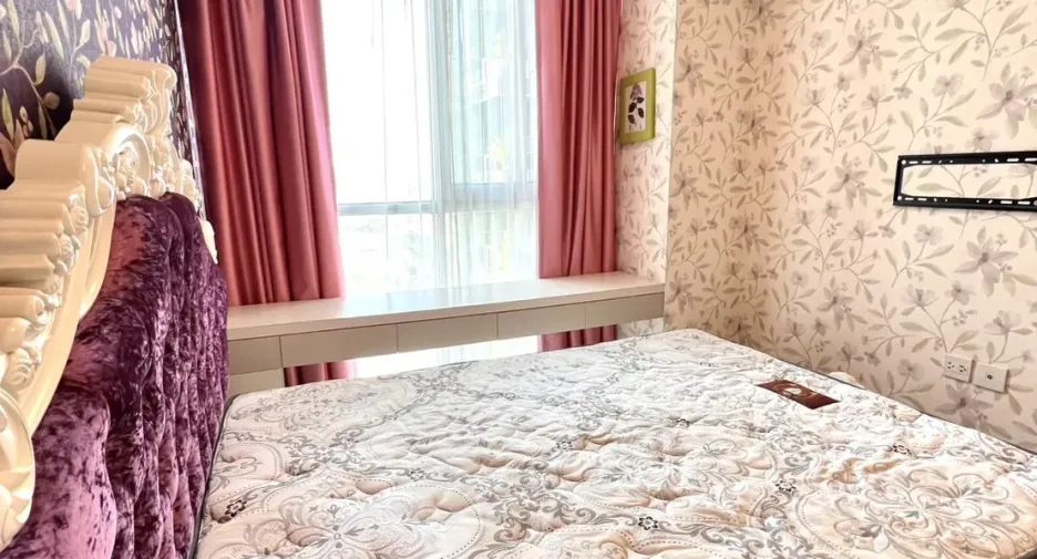 Аренда и продажа 1 кровать кондо в Хуаи Кхщанг, Бангкок