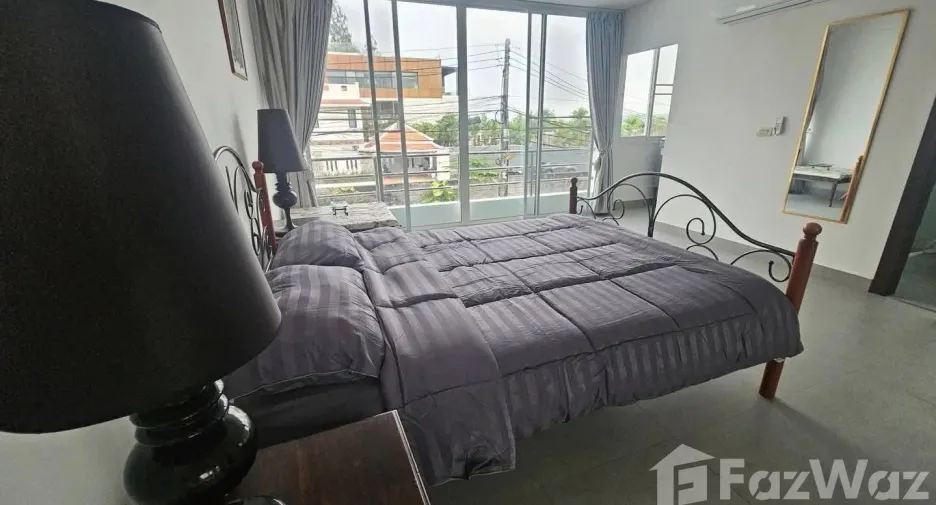 À louer 4 chambres maison de ville à Jomtien, Pattaya