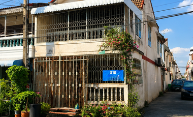 出售 2 卧室 联排别墅 在 Don Mueang, 曼谷
